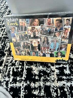 Schitt's Creek 1000-Piece Jigsaw Puzzle - Collage Art New & Sealed